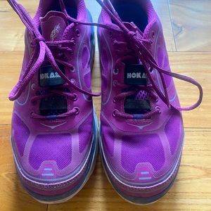 Hoka one one size 7.5